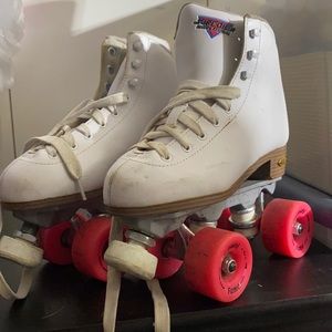SURE-GRIR INTERNATIONAL White Roller Skates w/Pink FAME sure-grip wheels Size 3